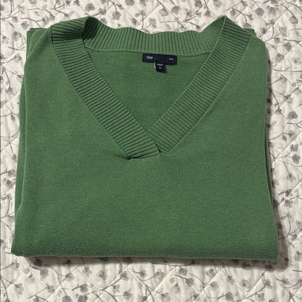 GAP Green V-Neck Sweater